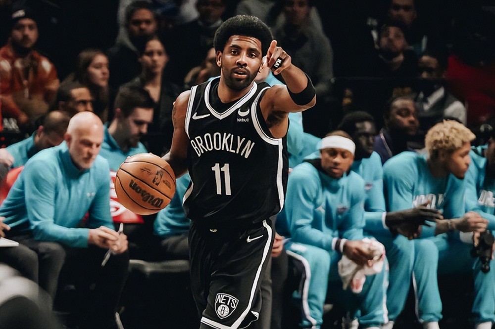 NBA独行侠加时争议绝杀太阳终结对手八连胜登顶联盟引热议